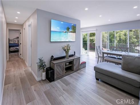 971 S Idaho  10 , La Habra, CA