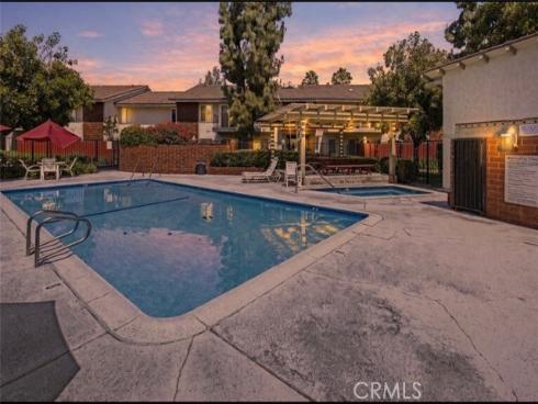 971 S Idaho  10 , La Habra, CA