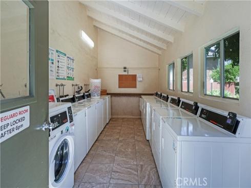 971 S Idaho  10 , La Habra, CA