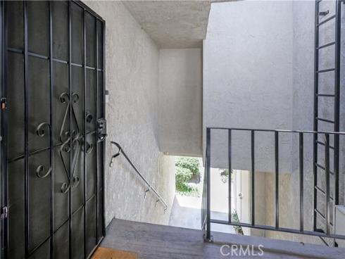 971 S Idaho  10 , La Habra, CA