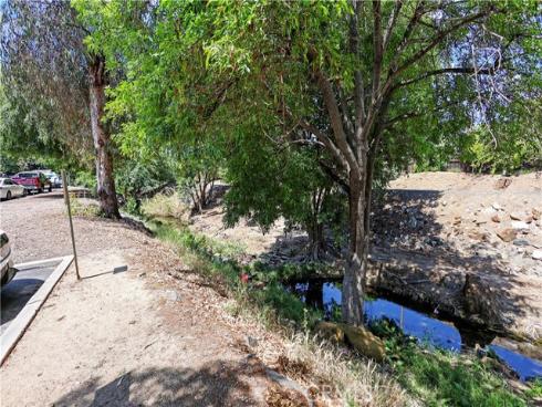 971 S Idaho  10 , La Habra, CA