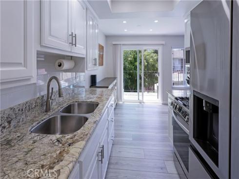 971 S Idaho  10 , La Habra, CA