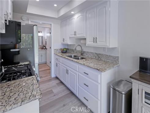 971 S Idaho  10 , La Habra, CA