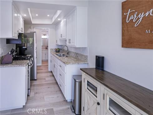 971 S Idaho  10 , La Habra, CA