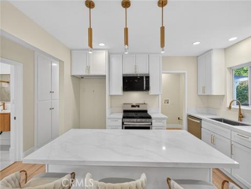 1060 Tropicana , La Habra, CA