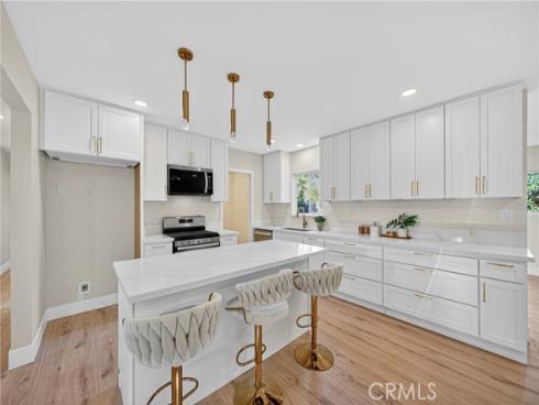 1060 Tropicana , La Habra, CA
