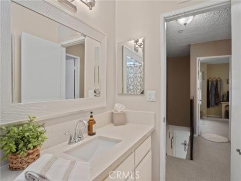 975 S Idaho 95 , La Habra, CA