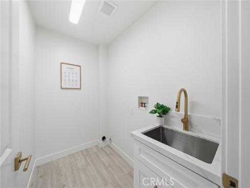 305 N College Drive, La Habra, CA