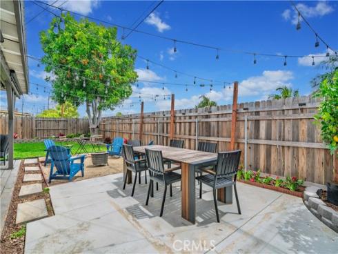 1740 E Francis , La Habra, CA