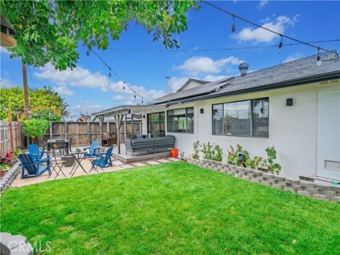 1740 E Francis , La Habra, CA