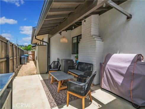 1740 E Francis , La Habra, CA