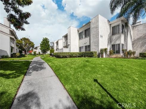 1018 E La Habra , La Habra, CA