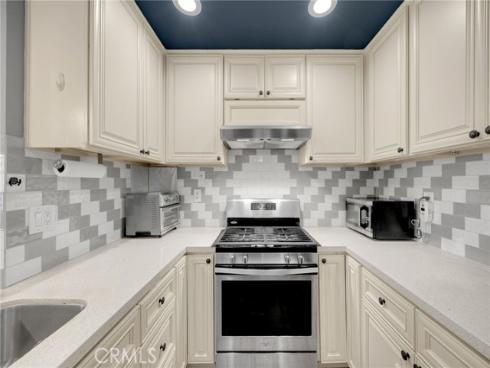 1018 E La Habra , La Habra, CA