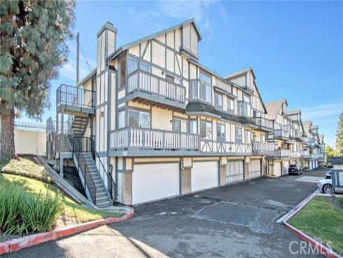 527 S. Walnut 3