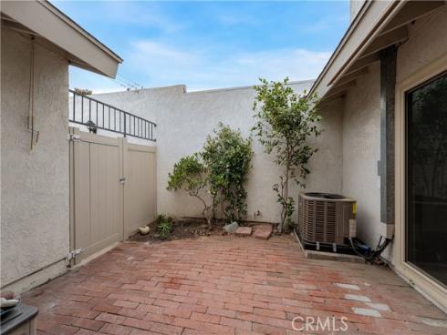 1074 E La Habra , La Habra, CA