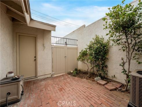 1074 E La Habra , La Habra, CA