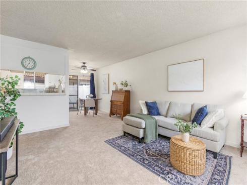 571 W. Greenwood Avenue 12