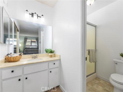 571 W Greenwood 12 Avenue, La Habra, CA