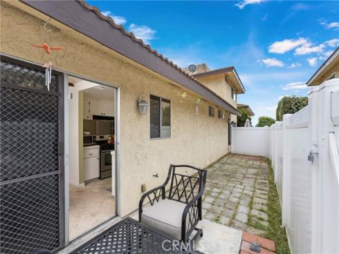 571 W Greenwood 12 Avenue, La Habra, CA