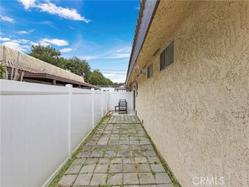 571 W Greenwood 12 Avenue, La Habra, CA