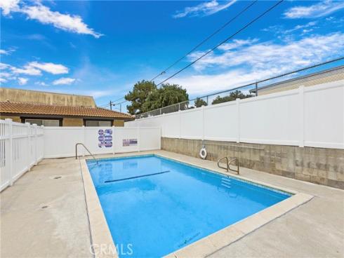 571 W Greenwood 12 Avenue, La Habra, CA
