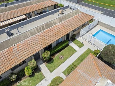 571 W Greenwood 12 Avenue, La Habra, CA
