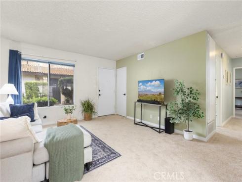 571 W Greenwood 12 Avenue, La Habra, CA