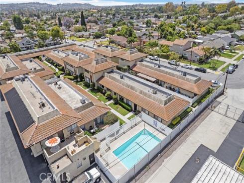 571 W Greenwood 12 Avenue, La Habra, CA