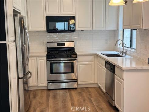 950 W Lambert 11 , La Habra, CA