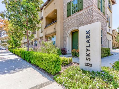 1220 W. La Habra BoulevardW 102