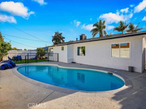 600  Maple  , La Habra, CA