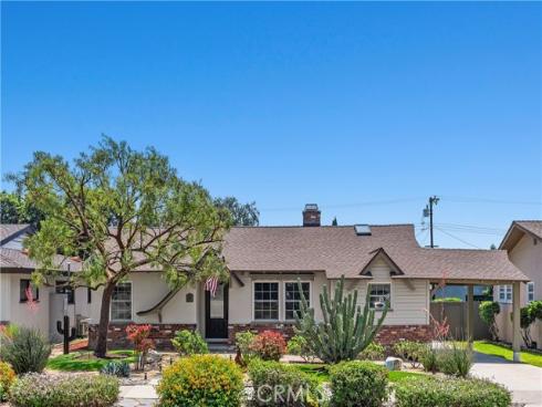 140 E Greenwood , La Habra, CA