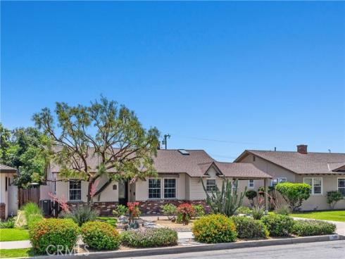 140 E Greenwood , La Habra, CA