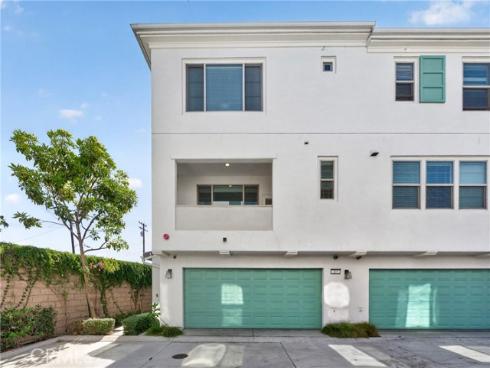 205 S Paige Ln , La Habra, CA