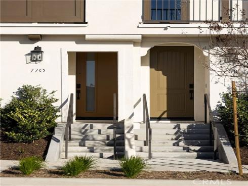 166 E Whittier Boulevard, La Habra, CA
