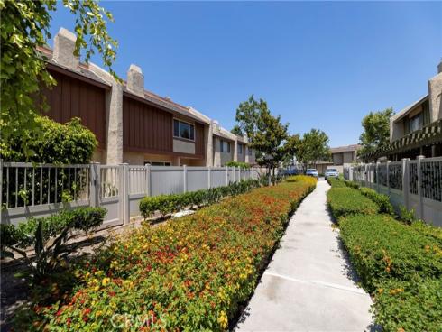 590 Magnolia , La Habra, CA