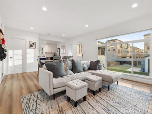 307 S Hillcrest , La Habra, CA