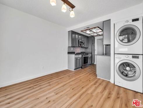 351 S Monte Vista 7 Street, La Habra, CA