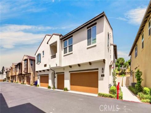 306  Vista  103  Drive, La Habra, CA