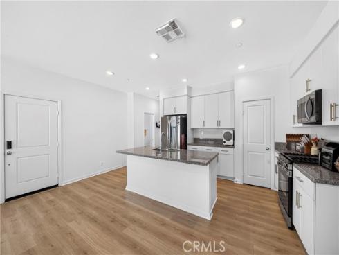 306  Vista  103  Drive, La Habra, CA
