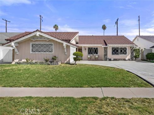 341 E Parkwood Ave , La Habra, CA