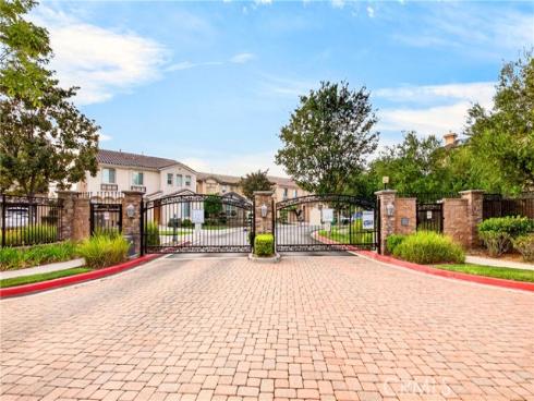 523 S Primrose , La Habra, CA