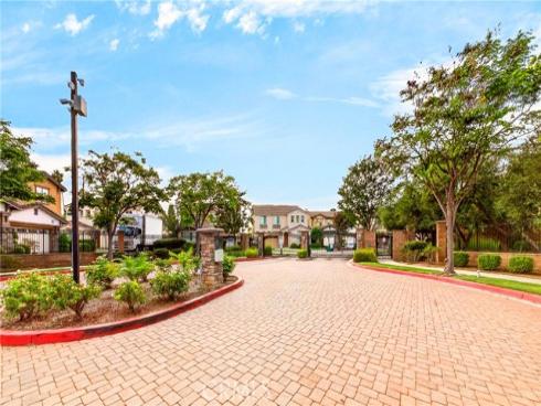523 S Primrose , La Habra, CA