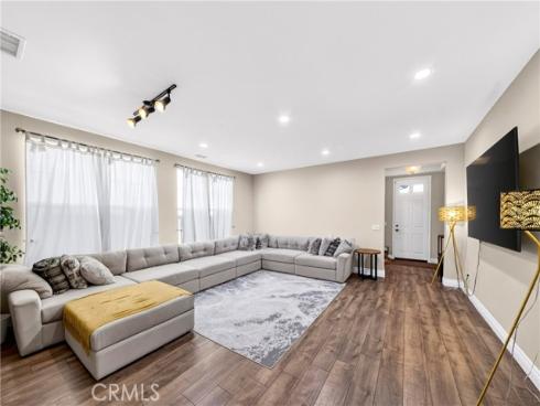 523 S Primrose , La Habra, CA