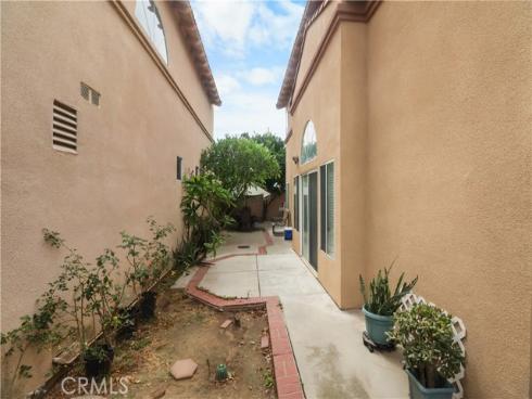 2240 W Toledo , La Habra, CA
