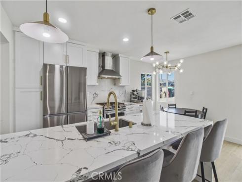 905 E Francis  , La Habra, CA