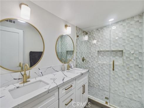 905 E Francis  , La Habra, CA