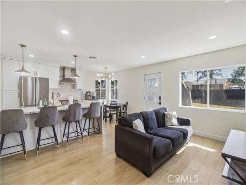 905 E Francis  , La Habra, CA