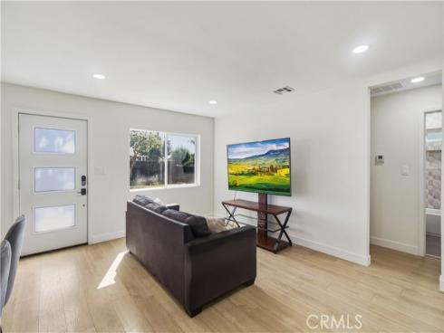905 E Francis  , La Habra, CA