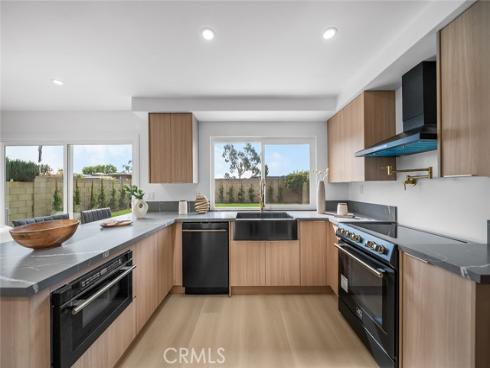 5592 Pineridge Dr , La Palma, CA